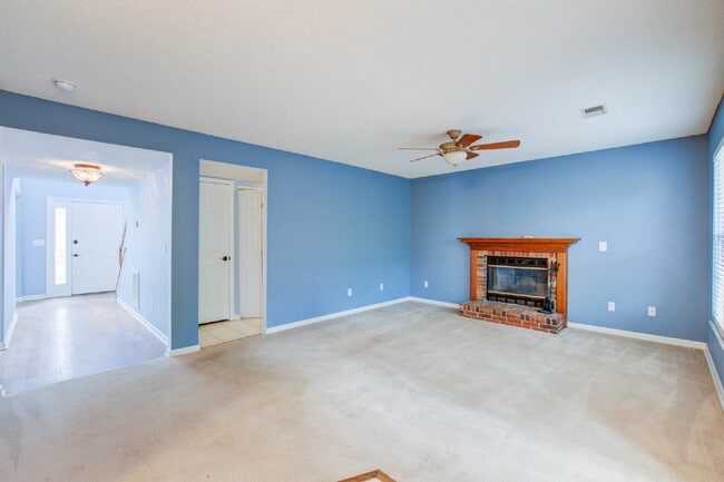 Photo - 100 N Pembroke Dr