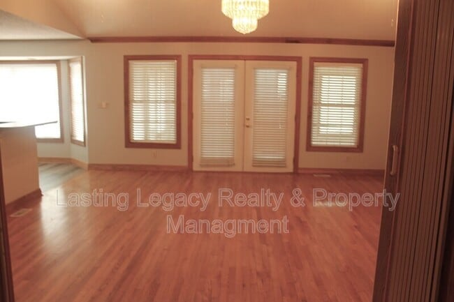 Photo - 1056 Hasty School Rd