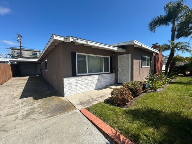 Photo - 3 Bed, 1 Bath in Clairemont with a Pool!