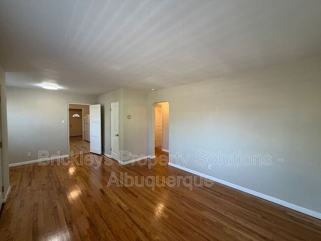Photo - 602 Quincy St SE