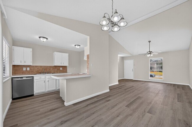 Photo - 517 Willow Oak Dr