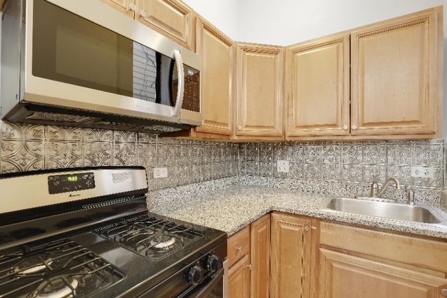 Photo - 1726 N Sedgwick St Unit 1R