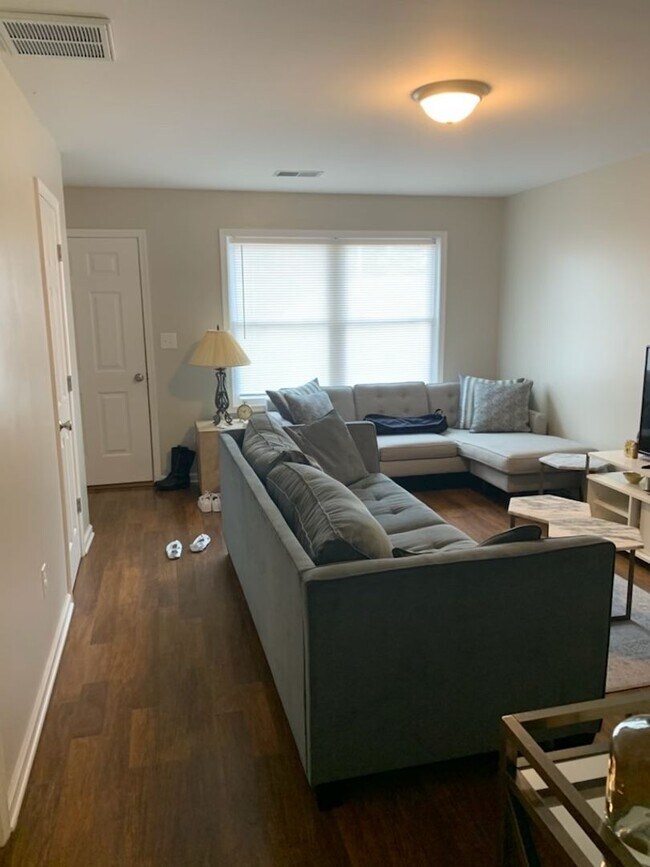 Photo - Marble8 Unit A