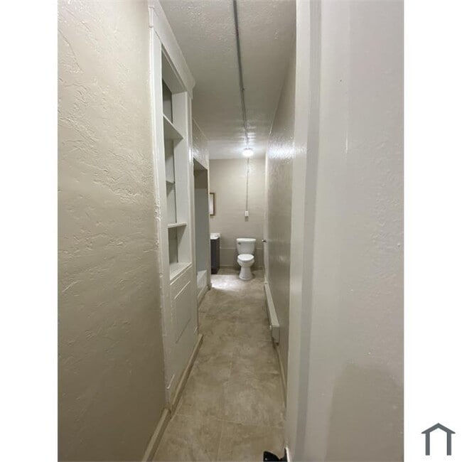 Photo - Cozy 2 Bed 1 Bath Apt in EAST CLEVELAND | Available 02/01 | $785 – $1,005 per month Unidad 36