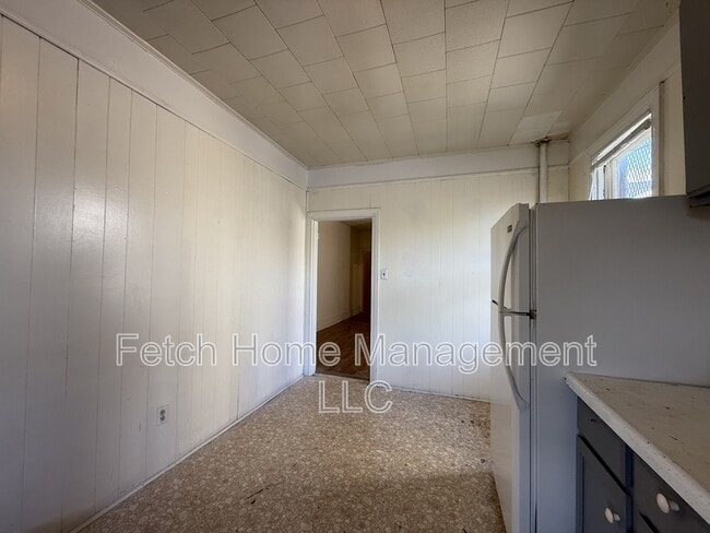 Photo - 347 S George St
