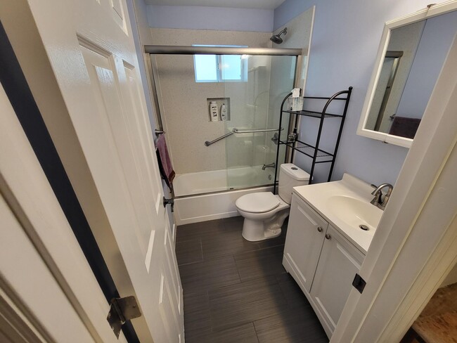 Bathroom, with a glass enclosure - 2206 Lincoln Ave Unit B