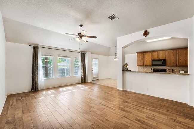 19009 Leigh Ln