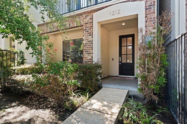 Photo - 1212 W Dallas St