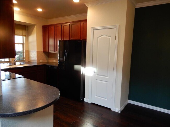 Photo - 1704 Estacado Dr