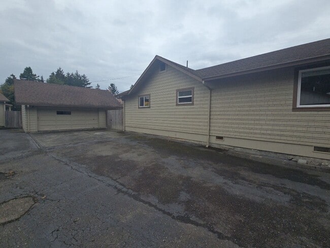 Photo - 741 Westgate Dr Unit 741 Westgate Drive [PRM: Andrew]