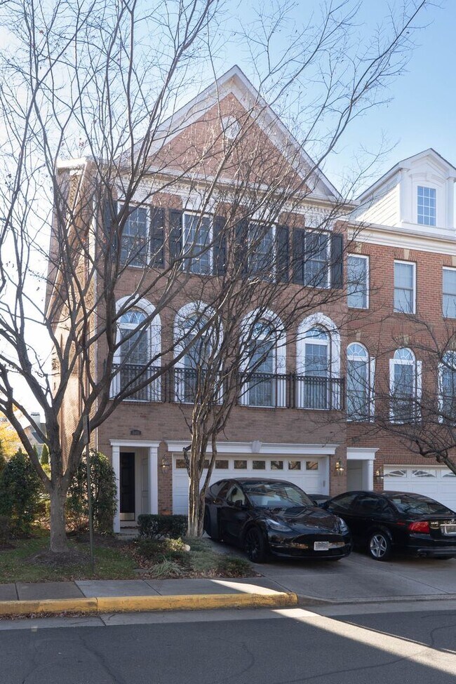 Photo - Well Appointed 3 Bedroom 3.5 Bath Townhome...