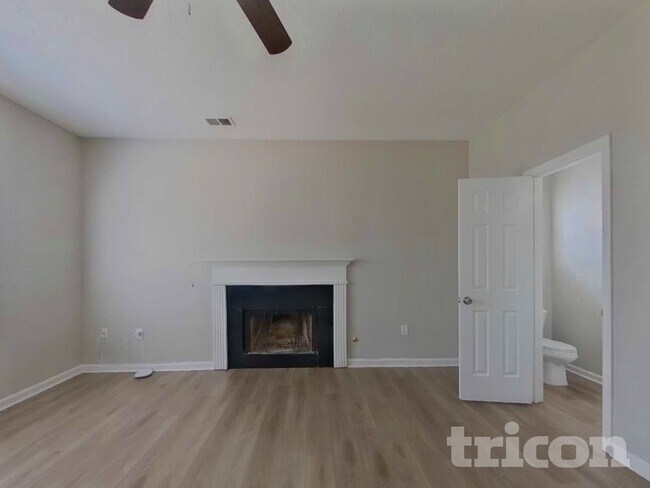 Photo - 2368 Rambling Way