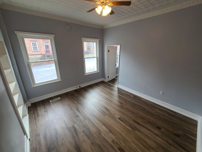 Building Photo - 1-3 Hamilton Street Unit 3 Hamilton - 1