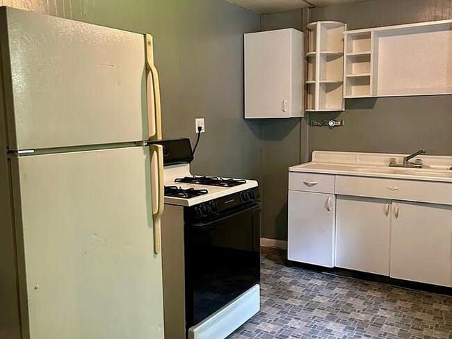 Photo - 25 N Washington St Unit Apartment D