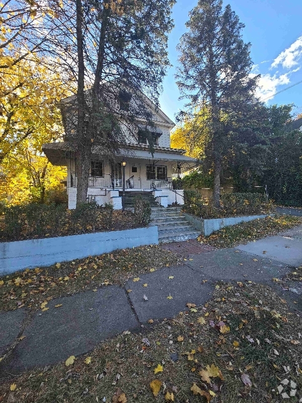 Building Photo - 1905 Cedar Ave Unit 1905 Cedar Ave. Rental