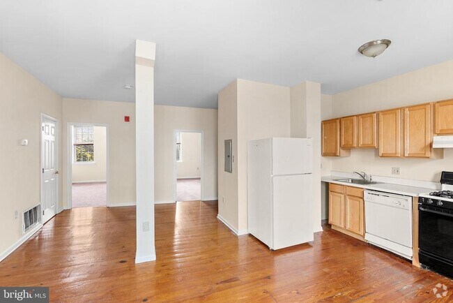 Building Photo - 321-23 N Front St Rental