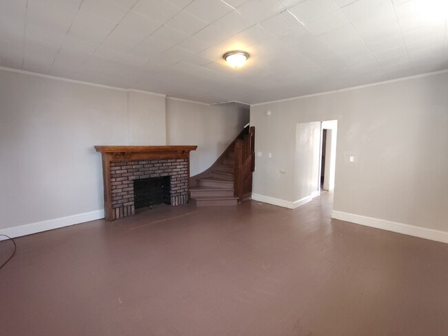 Building Photo - 302 S 12th St Unit 5