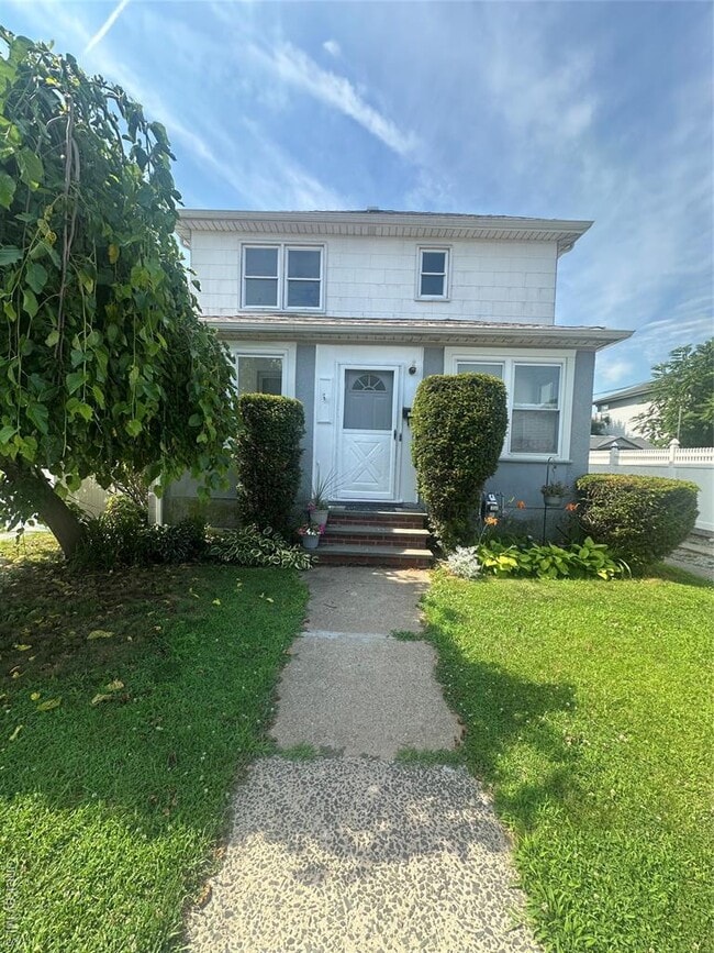 Building Photo - 25 Concord St