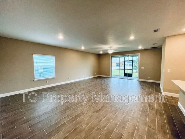 Photo - 122 Monthaven Dr