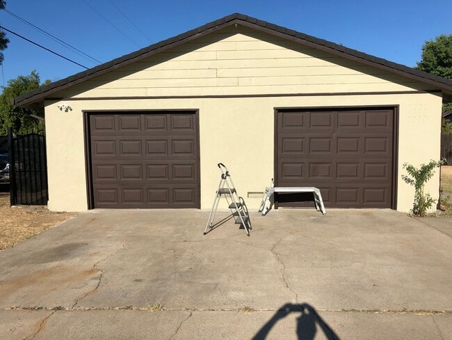 Photo - 7171 Chris Ave