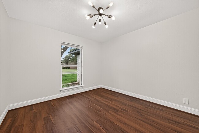 Photo - 509 Southern Oaks Dr