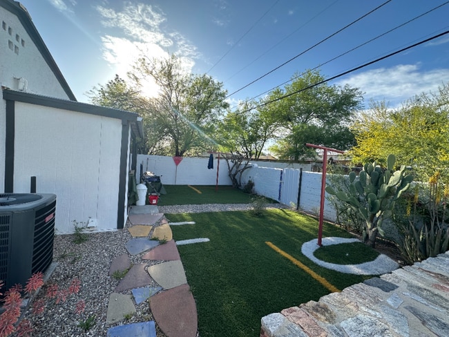 Photo - 2019 E Silver St