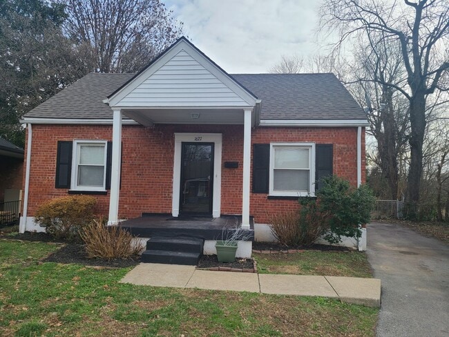 Building Photo - Extra clean and spacious home with a finis...