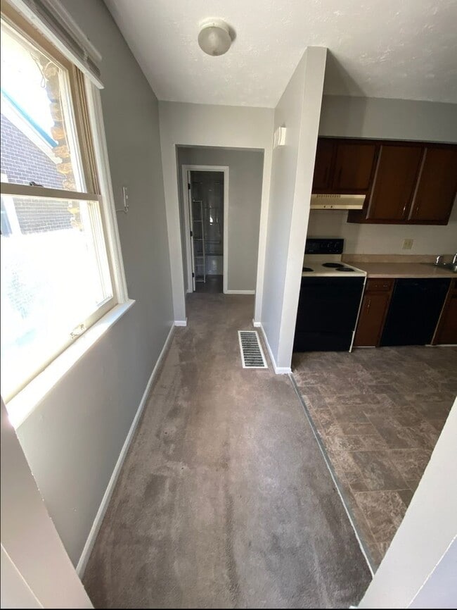 Photo - 91-93 Meadowbrook Drive Duplex Unidad 93 Meadowbrook