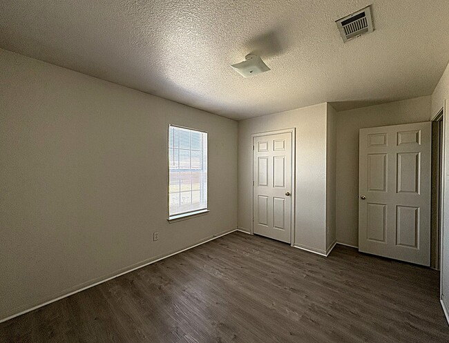 Photo - 3402 Cantabrian Dr Unidad D