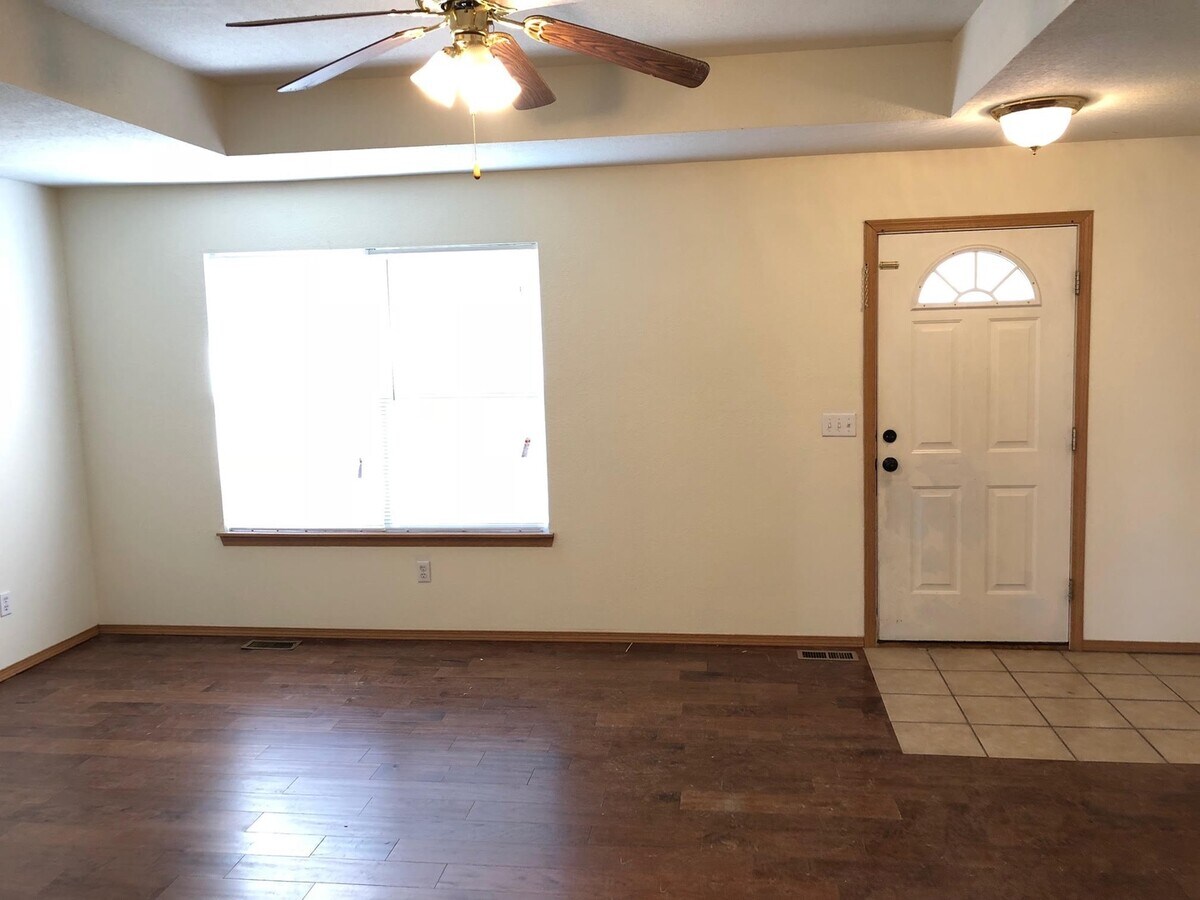 Photo - 3449 S Glenview Ave
