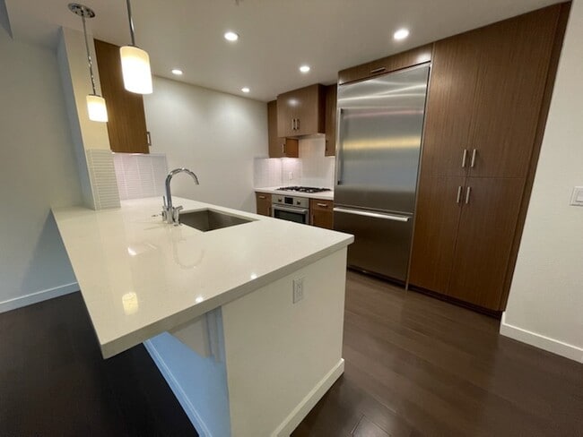 Building Photo - 2655 Bush St Unit 114 Rental