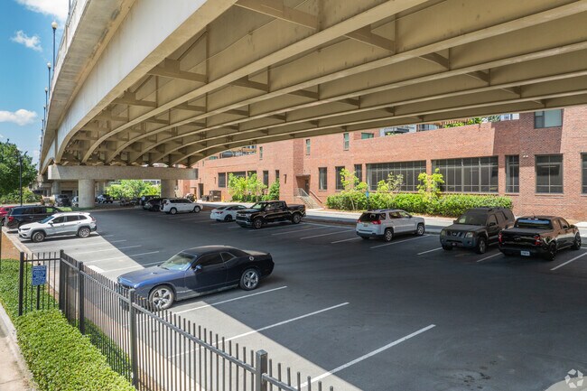 Photo - Eagle & Phenix