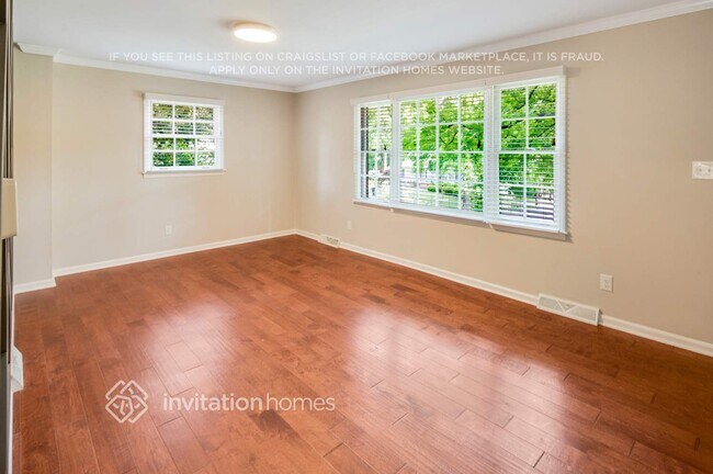 Photo - 929 Eaglewood Ave