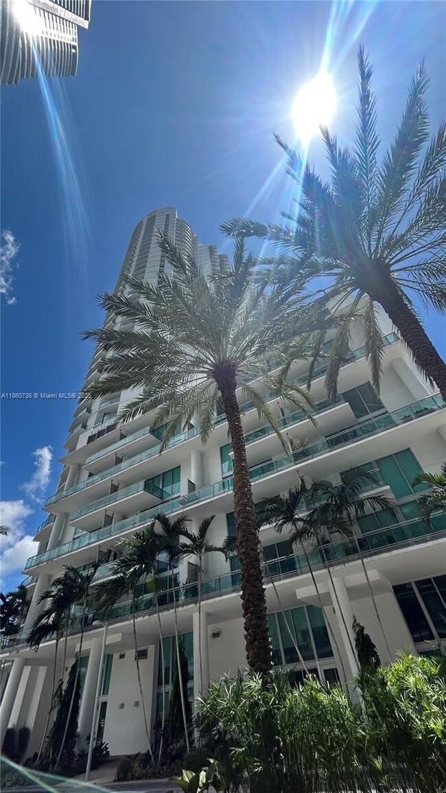 Building Photo - 90 SW 3rd St Unit 2212 Rental