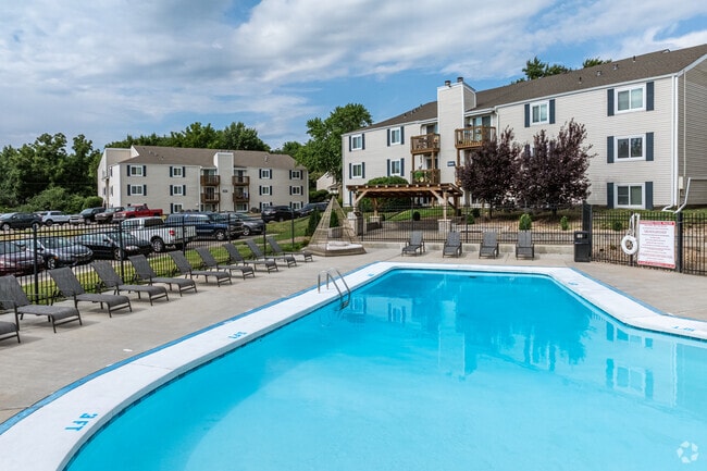 Pool & Sundeck