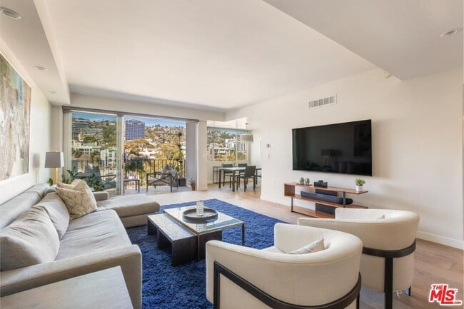 Building Photo - 818 N Doheny Dr Unit 607 Rental