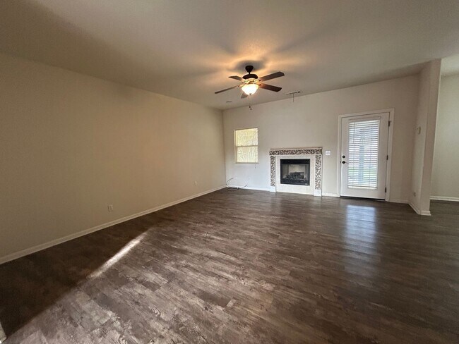 Photo - Comfortable 3-Bedroom Home in Gated Cottonwood Community