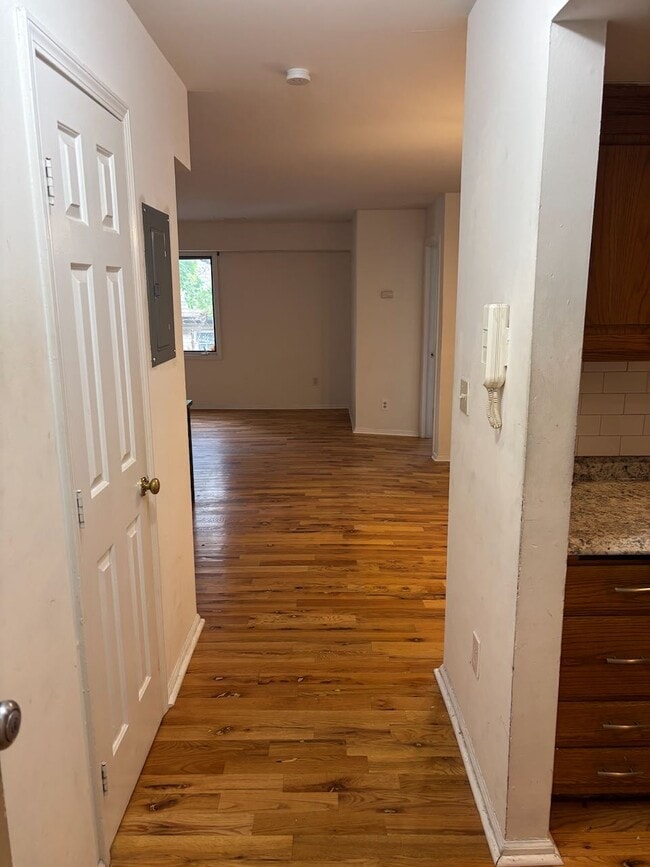 Photo - 183 Livingston Pl