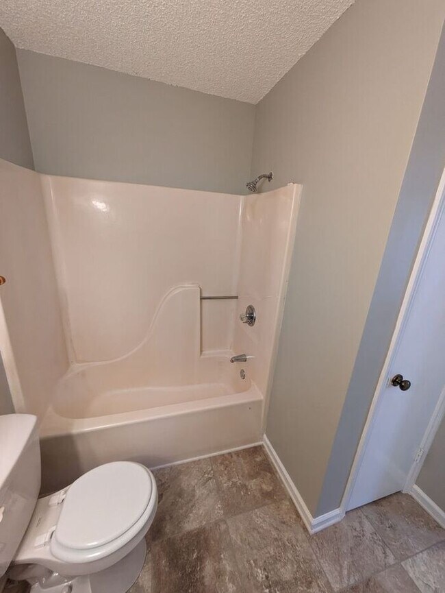 Photo - 1BD/1BA Unit on 2nd Floor of Three Oaks Complex in Hickory Unit 07