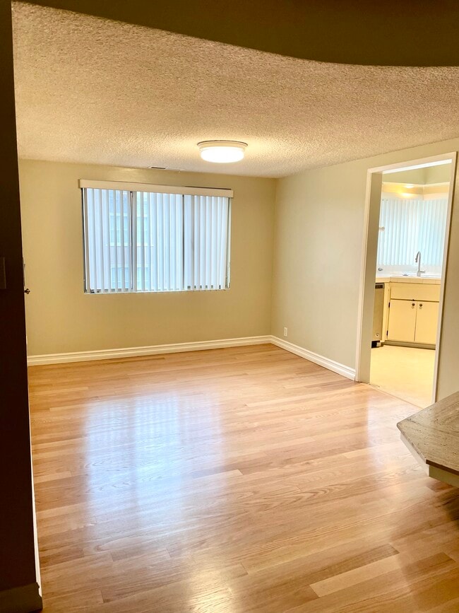 Photo - 370 Cliff Dr Unit 8