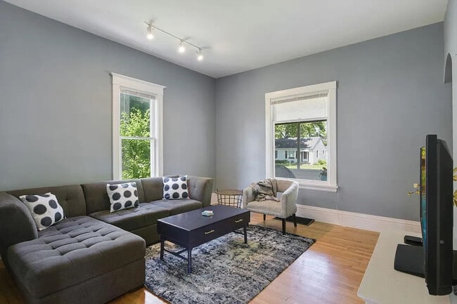 Living room - 3935 Hubbard Ave N