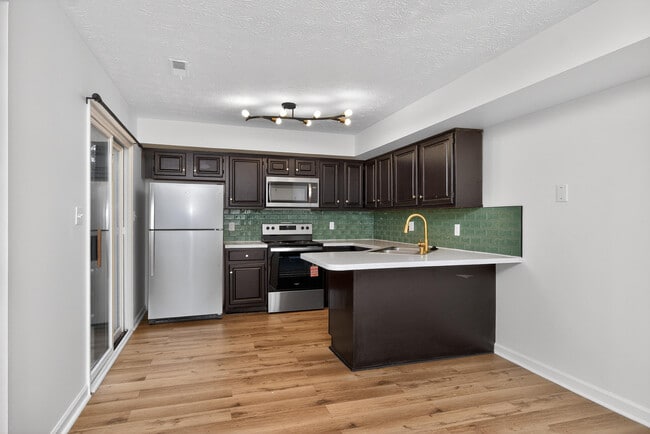 Photo - 433 Darby Creek Rd