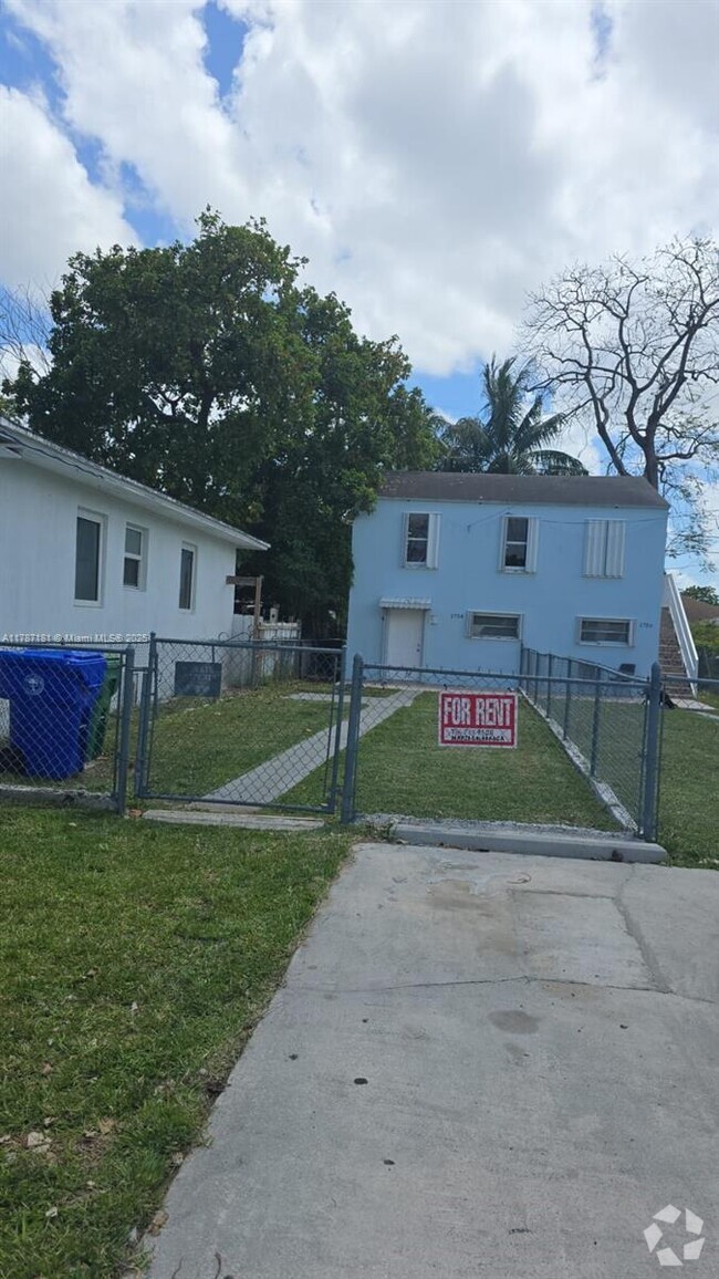 Building Photo - 1754 NW 45th St Unit 1754 Rental