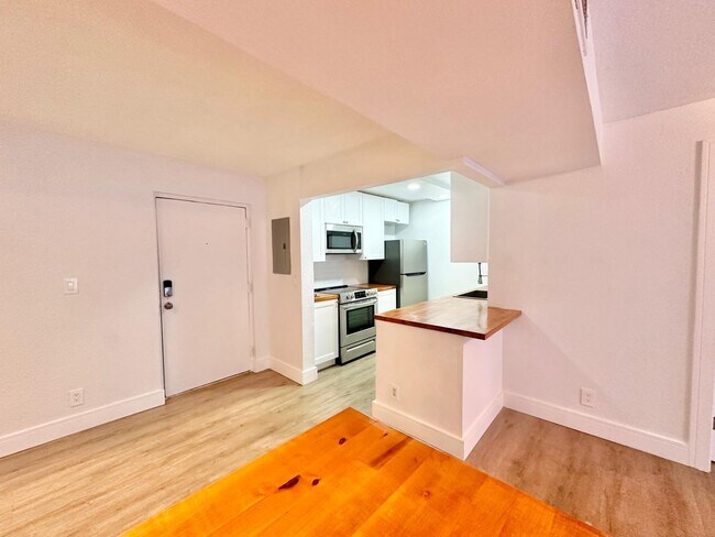 Photo - 470 NW 20th St Unidad 212