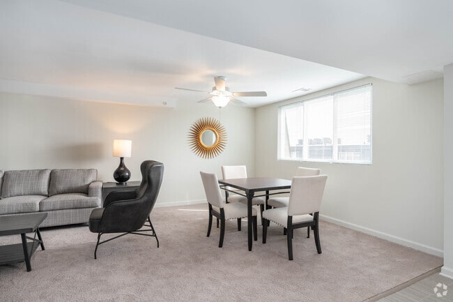 3BR 2BA 1598SF