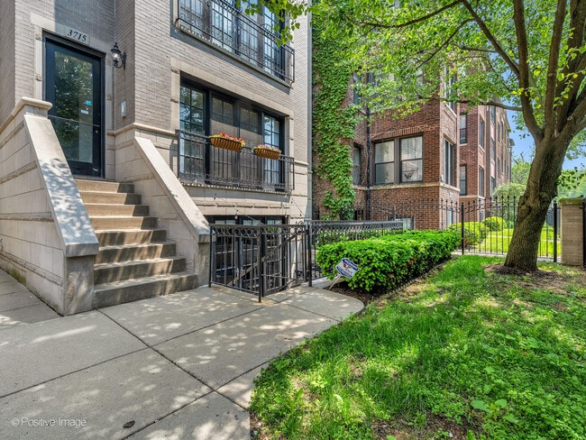Photo - 3715 N Wilton Ave Unit Apt. 1