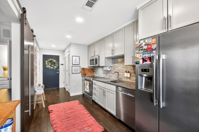 Photo - 1212 Laurel St Unit 1312