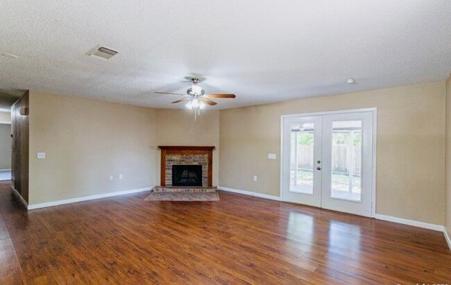 Photo - 5822 Moores Creek