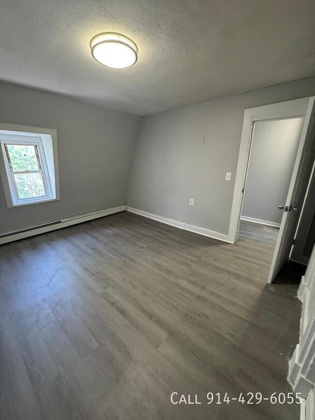 Photo - 12 Vineyard Ave