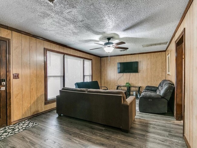 Photo - 1417 Lincoln Ave